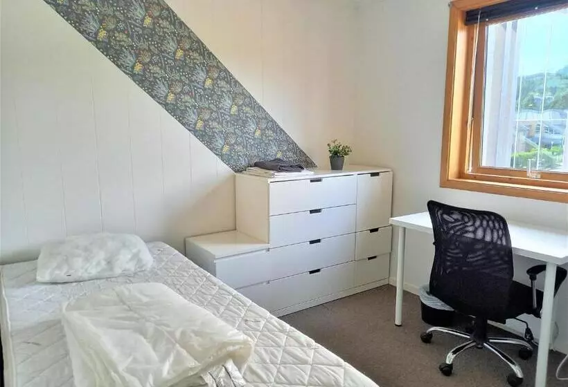 ユースホステル Single Room With Shared Spaces