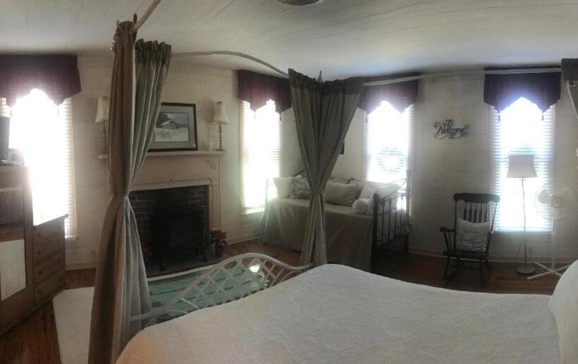 Historic Seaton Springs Farm B&b & Wedding Venue James Tipton Upstairs Queen Room Ask About Even