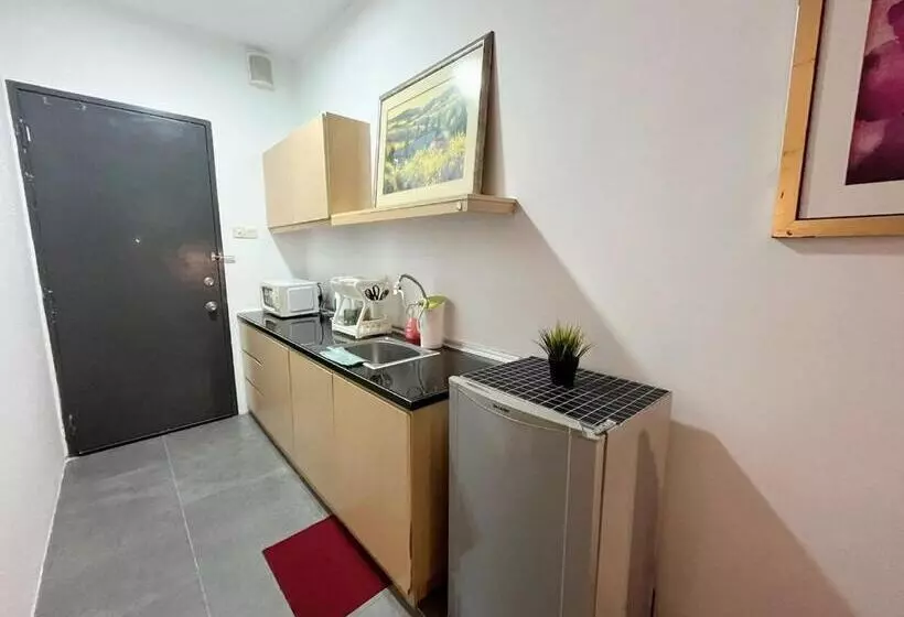 ホテル Immense Studio Empiredamansara/wifi/netflix