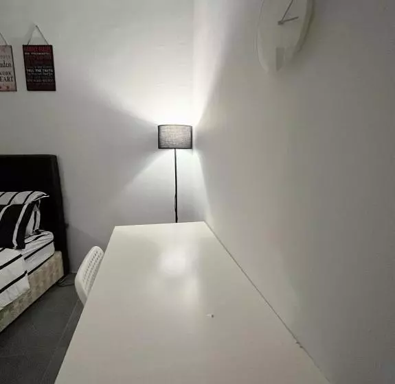 ホテル Immense Studio Empiredamansara/wifi/netflix