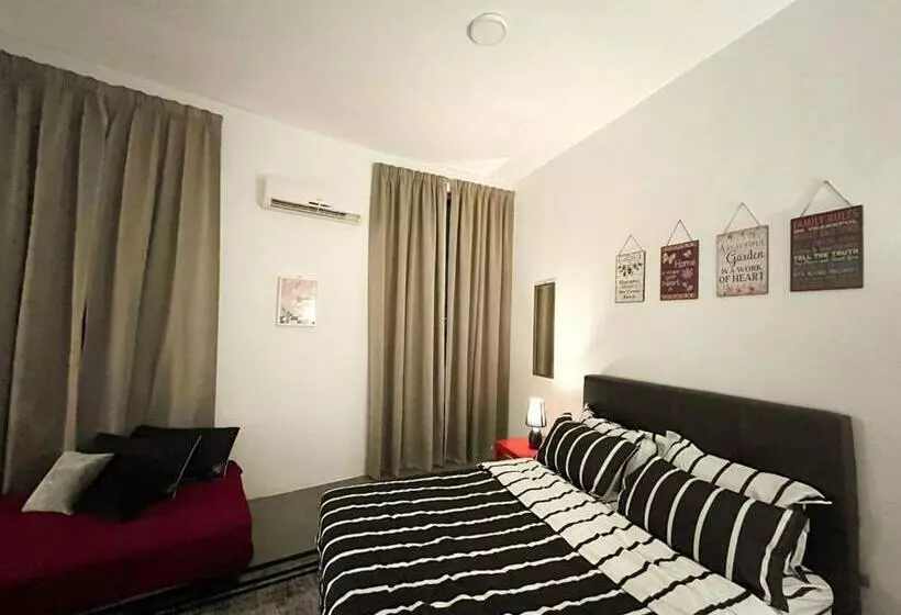 ホテル Immense Studio Empiredamansara/wifi/netflix