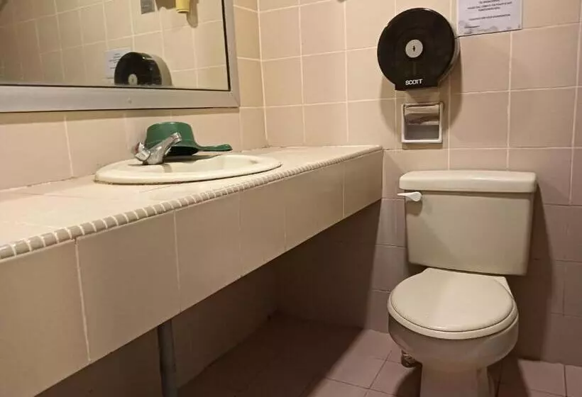 ホテル Oyo 90860 Wawasan Inn