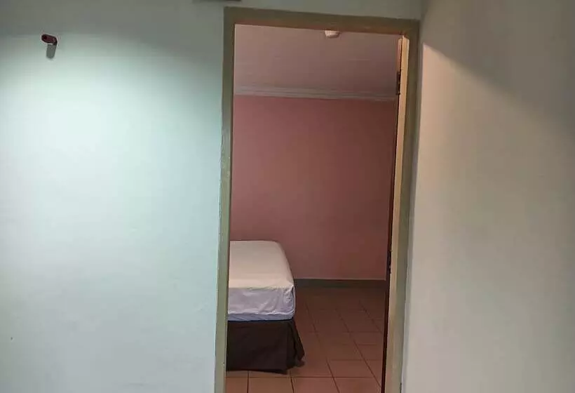 ホテル Oyo 90860 Wawasan Inn