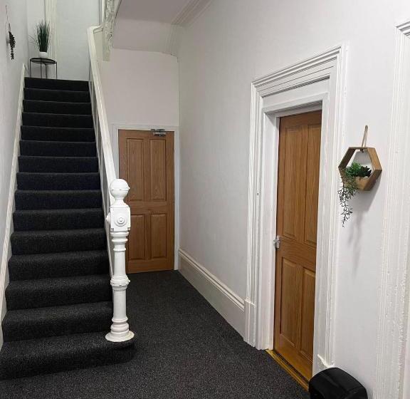 Hotel Oyo Serendipity By Habitat101