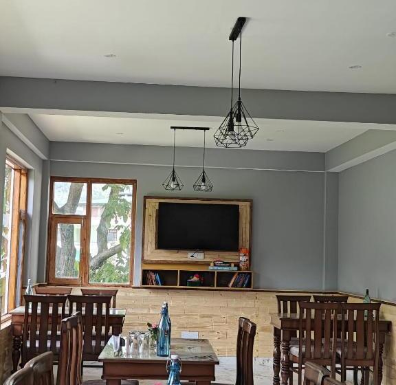 בית מלון כפרי Sangla Mansion