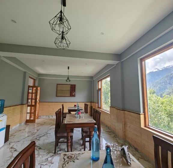 בית מלון כפרי Sangla Mansion