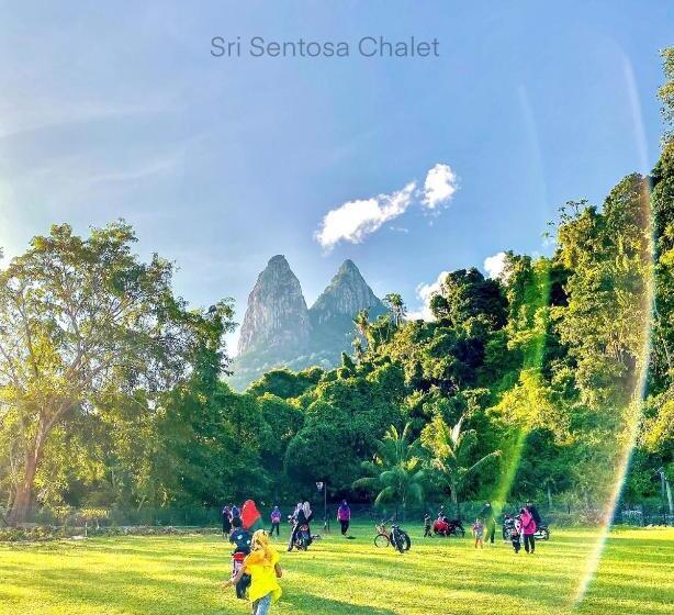 בית מלון כפרי Sri Sentosa Chalet