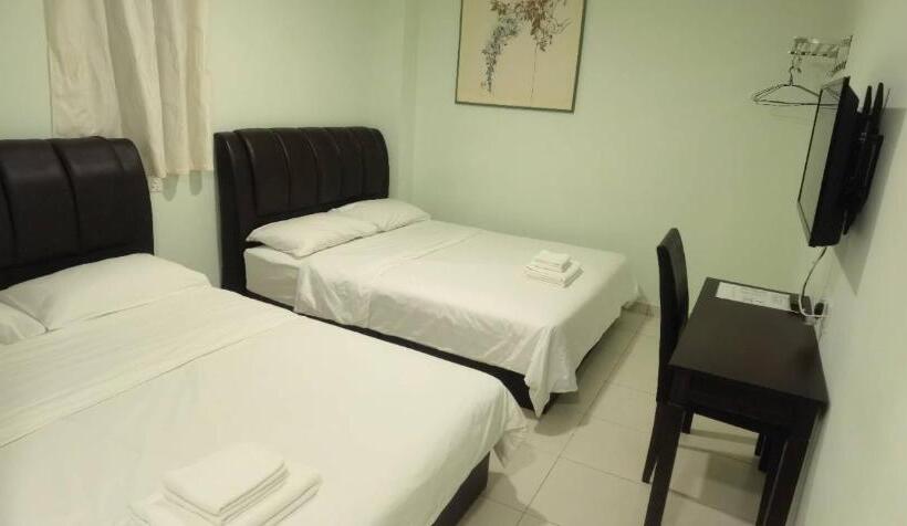 Hotel The Glorious Straits