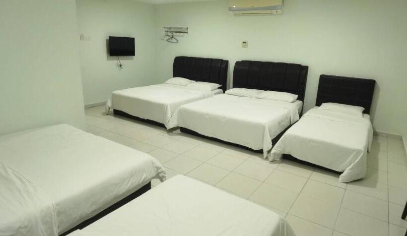 Hotel The Glorious Straits