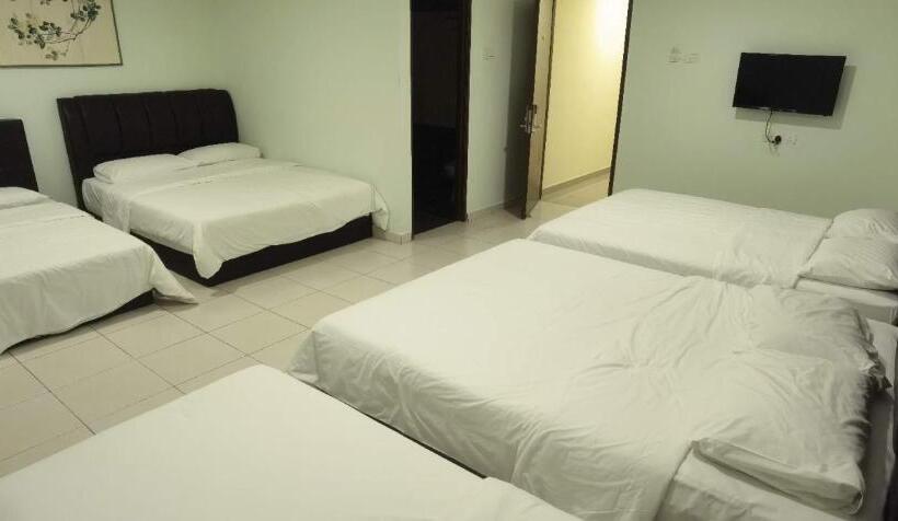 Hotel The Glorious Straits