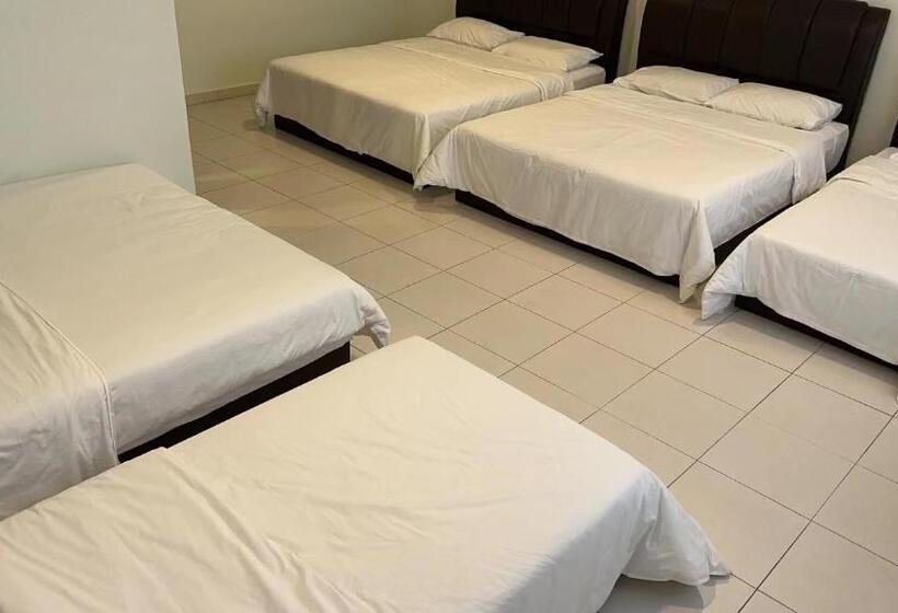 Hotel The Glorious Straits