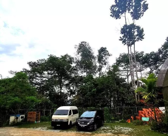 ホテル Tirtha Quddus Farmstay