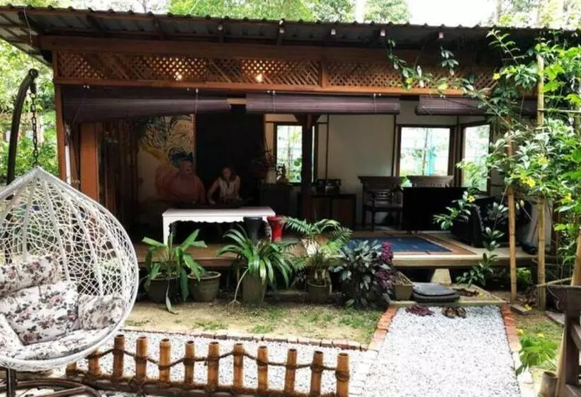ホテル Tirtha Quddus Farmstay