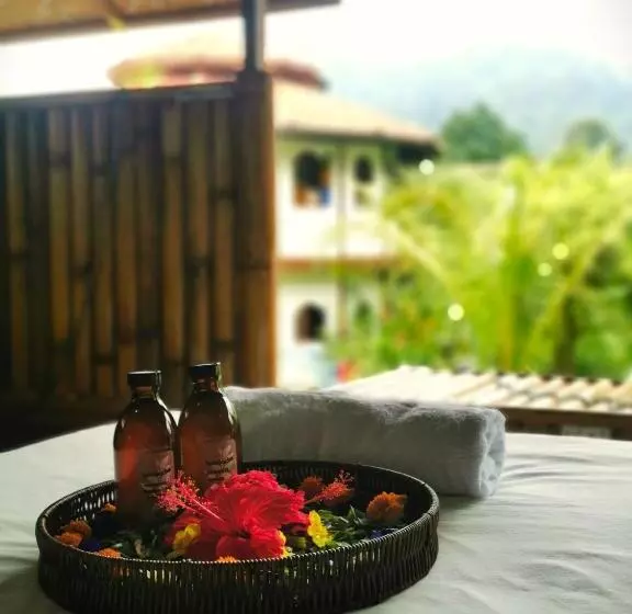 ホテル Tirtha Quddus Farmstay