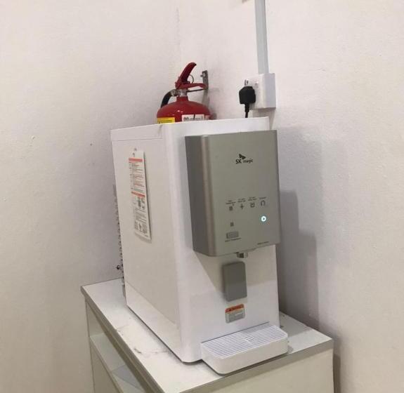 فندق على الطريق D Flora Inn