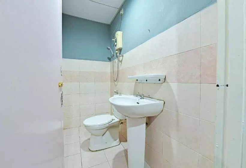 Oyo 90846 Hotel Akasia