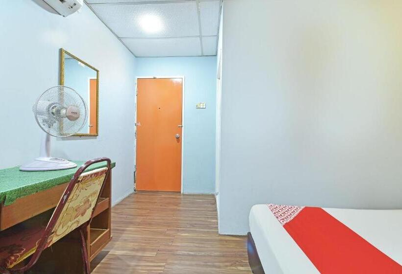 Oyo 90846 Hotel Akasia