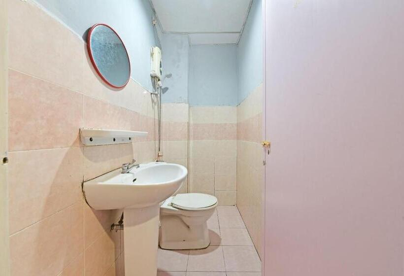 Oyo 90846 Hotel Akasia