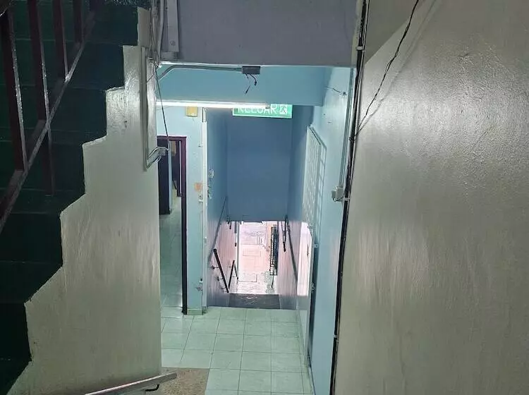 Oyo 90867 Hotel Bintang Inns