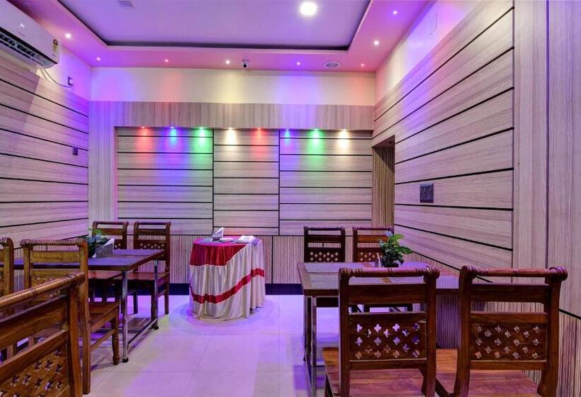 Oyo Flagship Hotel Mahal