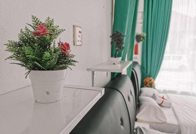 بنسيون Inap Idaman 5 With 2 Queen Bed In Kubang Kerian