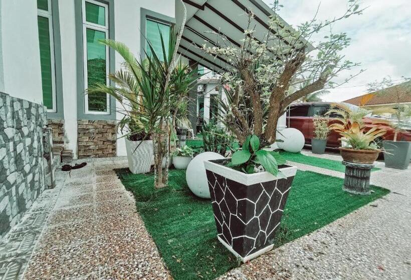 بنسيون Inap Idaman 5 With 2 Queen Bed In Kubang Kerian