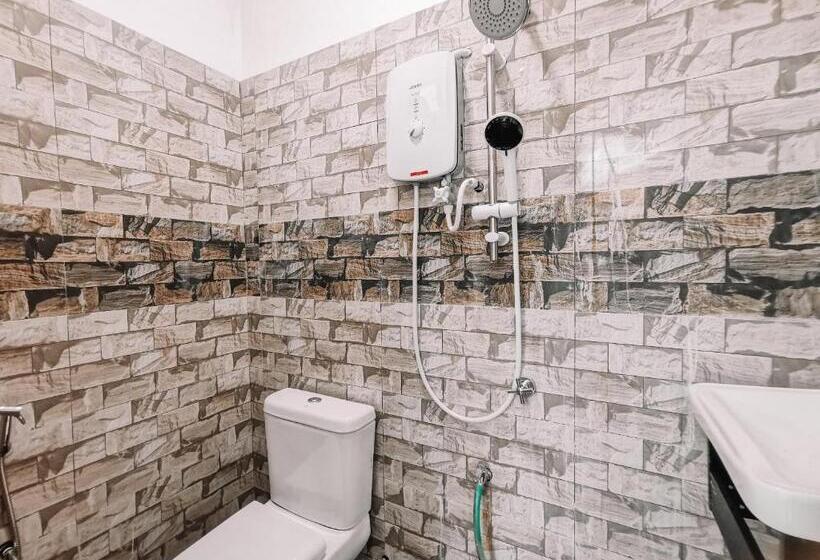 بنسيون Inap Idaman 5 With 2 Queen Bed In Kubang Kerian