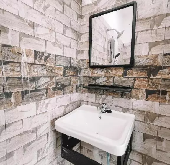 Majatalo Inap Idaman 5 With 2 Queen Bed In Kubang Kerian