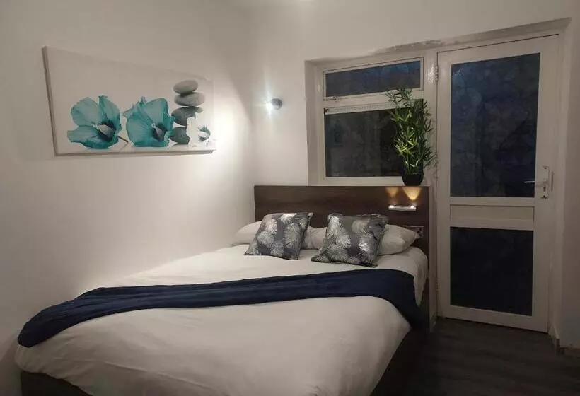 Majatalo Pinewood Guest House