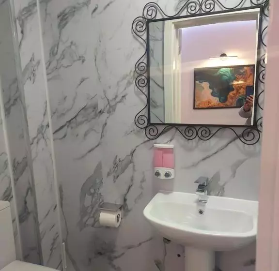 Majatalo Pinewood Guest House