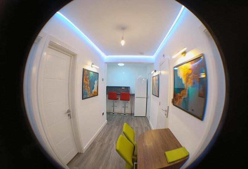 Пансион Pinewood Guest House