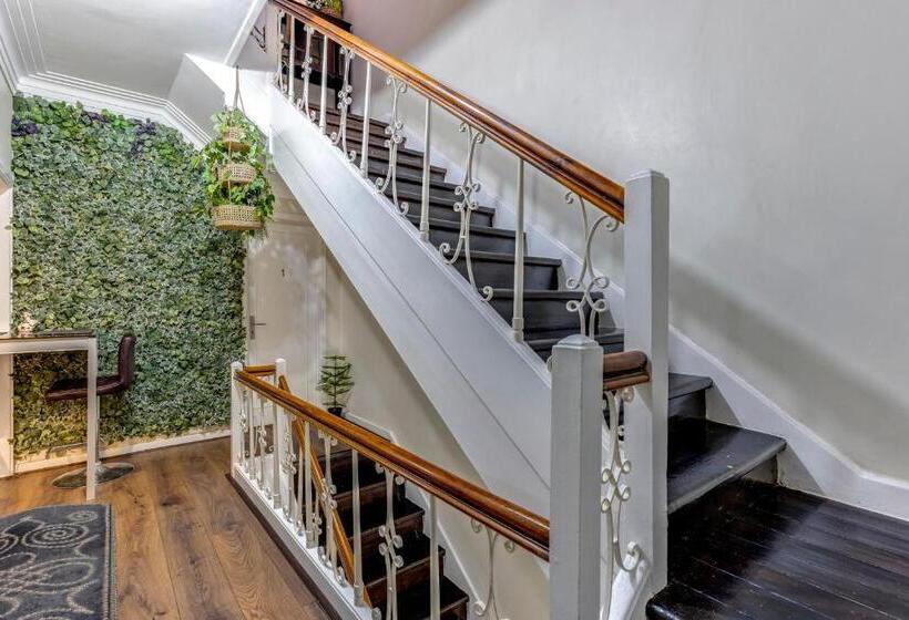 پانسیون Quiet View Rooms