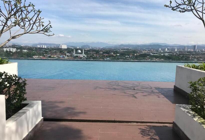 Evo Soho Studio Suites Bangi By Molek Homestay Pool Or City View