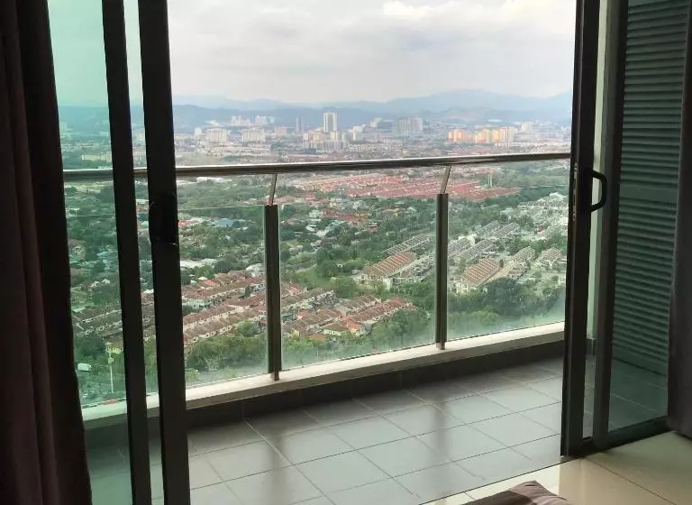 Evo Soho Studio Suites Bangi By Molek Homestay  Pool Or City View