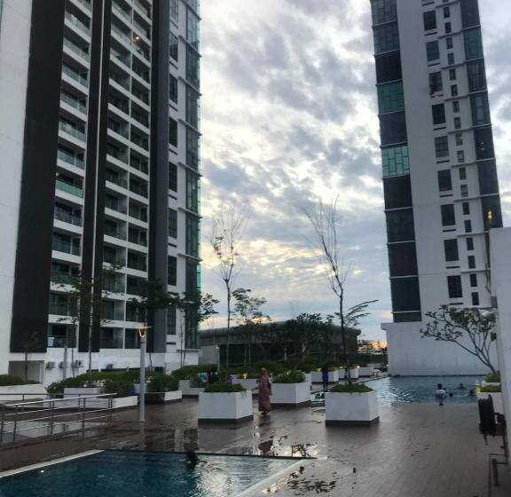 Evo Soho Studio Suites Bangi By Molek Homestay Pool Or City View