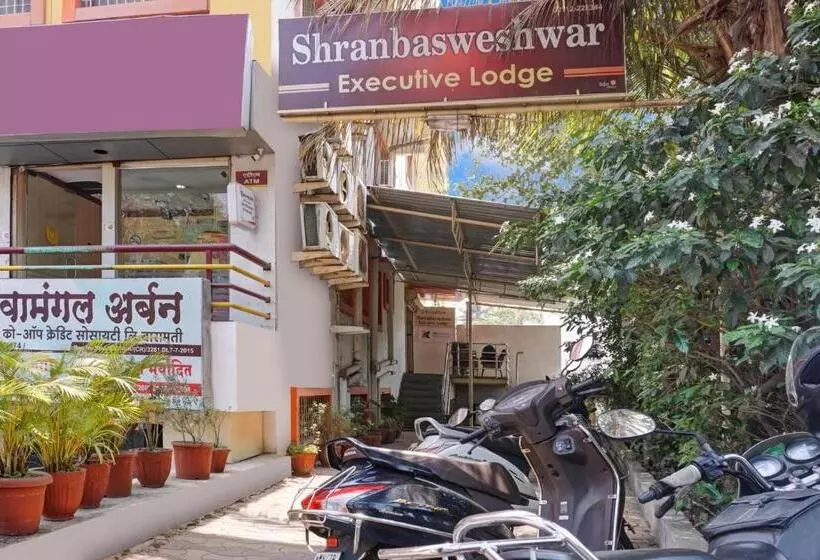 ホテル Oyo Sharanbasweshwar Executive Lodge