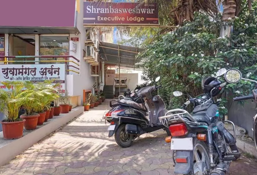 ホテル Oyo Sharanbasweshwar Executive Lodge