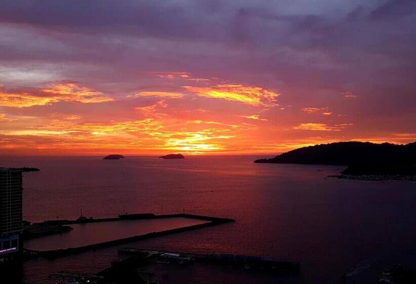 Pansiyon Jesselton Quay Sea View