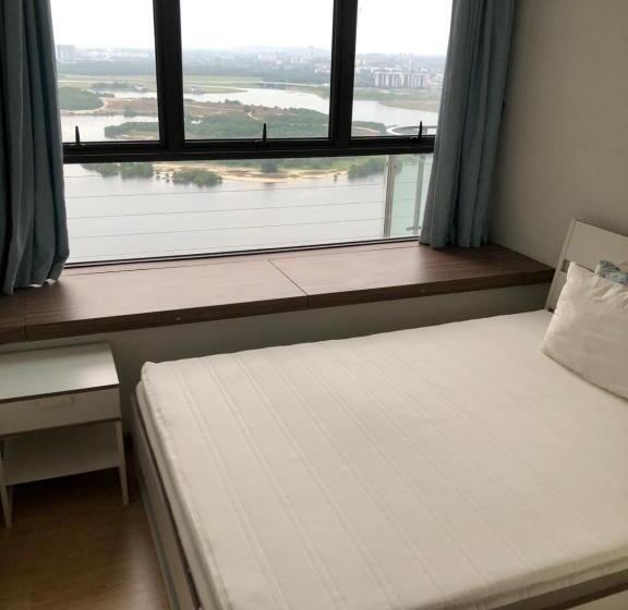 ペンション Medium Sized Bedroom, Girls Only In Country Garden Danga Bay, 2pax, Free Wifi, Parking