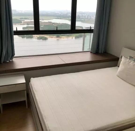Majatalo Medium Sized Bedroom, Girls Only In Country Garden Danga Bay, 2pax, Free Wifi, Parking