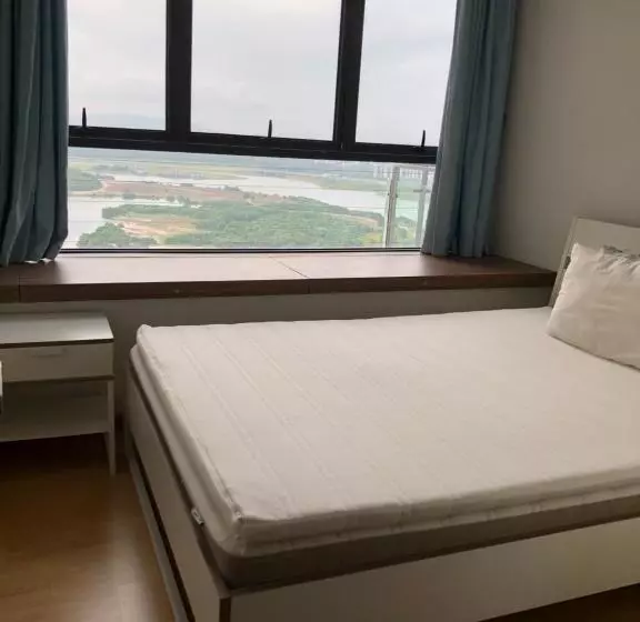 Majatalo Medium Sized Bedroom, Girls Only In Country Garden Danga Bay, 2pax, Free Wifi, Parking