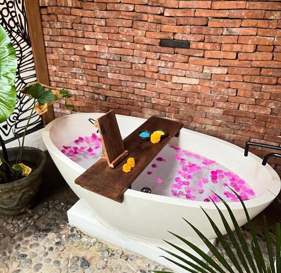 پانسیون My Secret Home