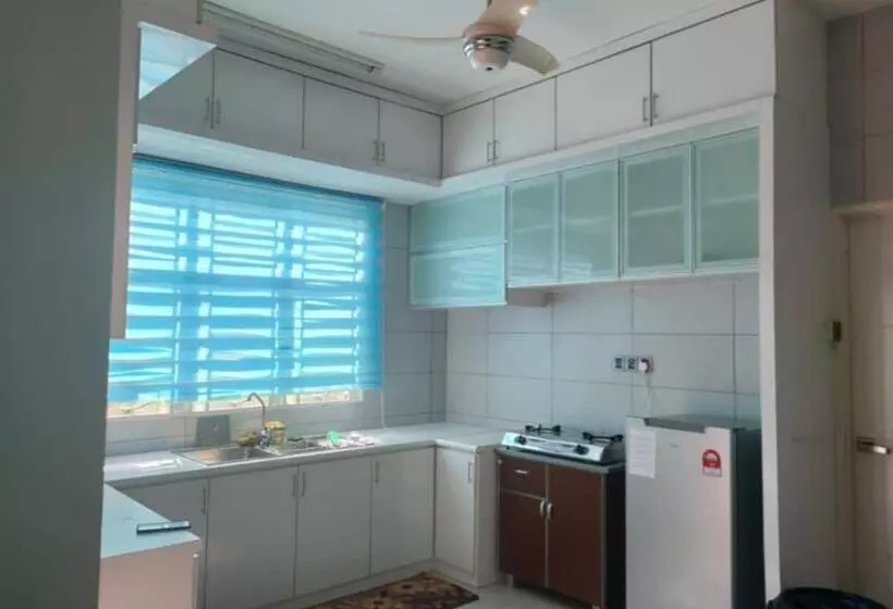 Majatalo Pro Qaseh Room Stay , Darulaman Lake Home