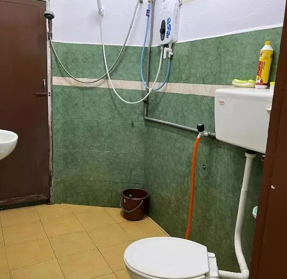 Majatalo Roomstay Budget Kuala Terengganu Desa Chendering Private Bathroom