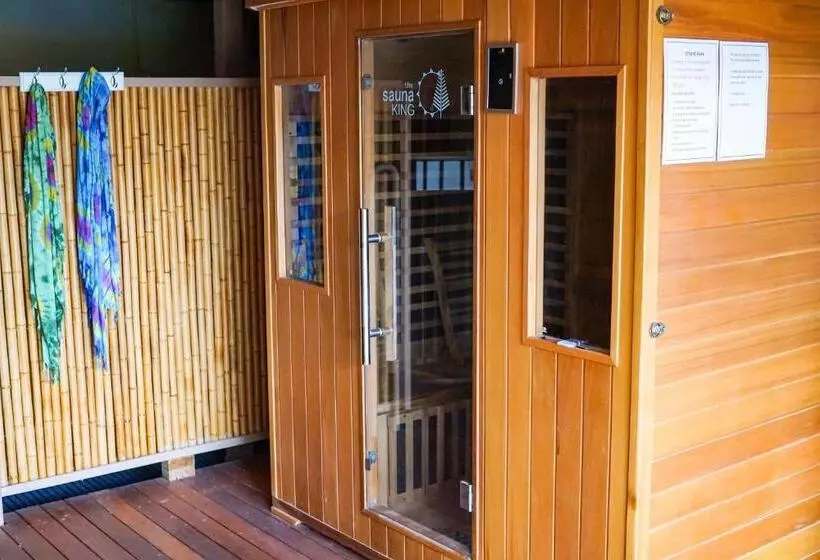 Majatalo The Edge Guest Rooms