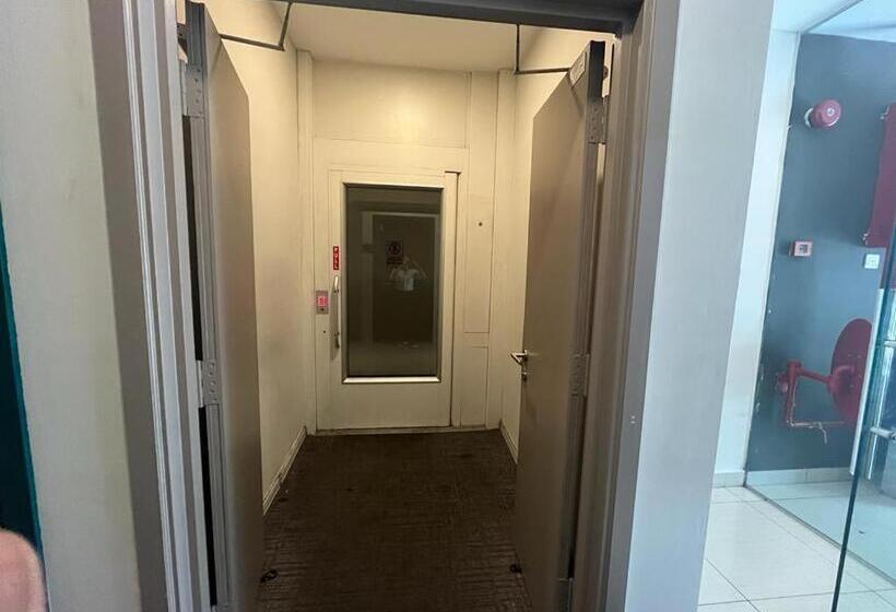 Smile Hotel Subang Airport