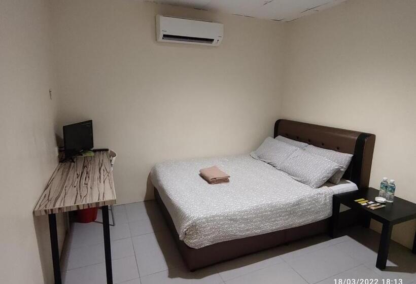 Albergue Fifty Seven Inn