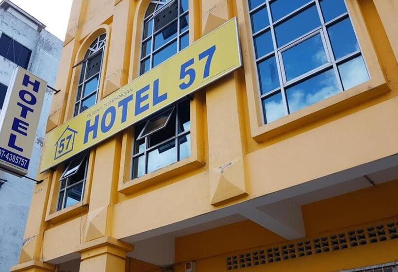 Albergue Fifty Seven Inn