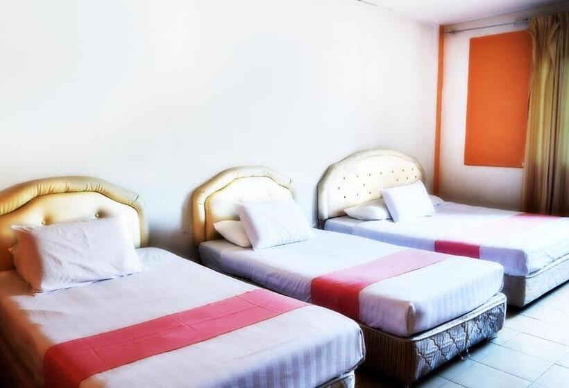 هاستل Plaza Inn