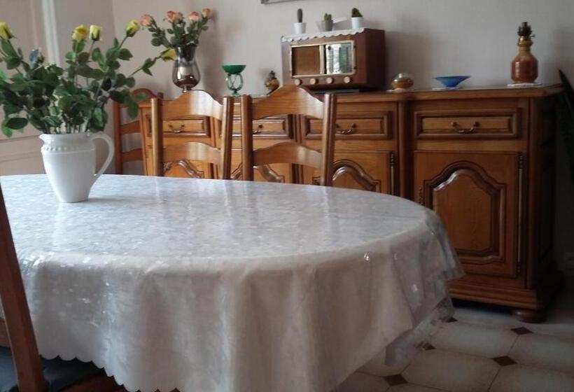 تختخواب و صبحانه A La Bonne Adresse